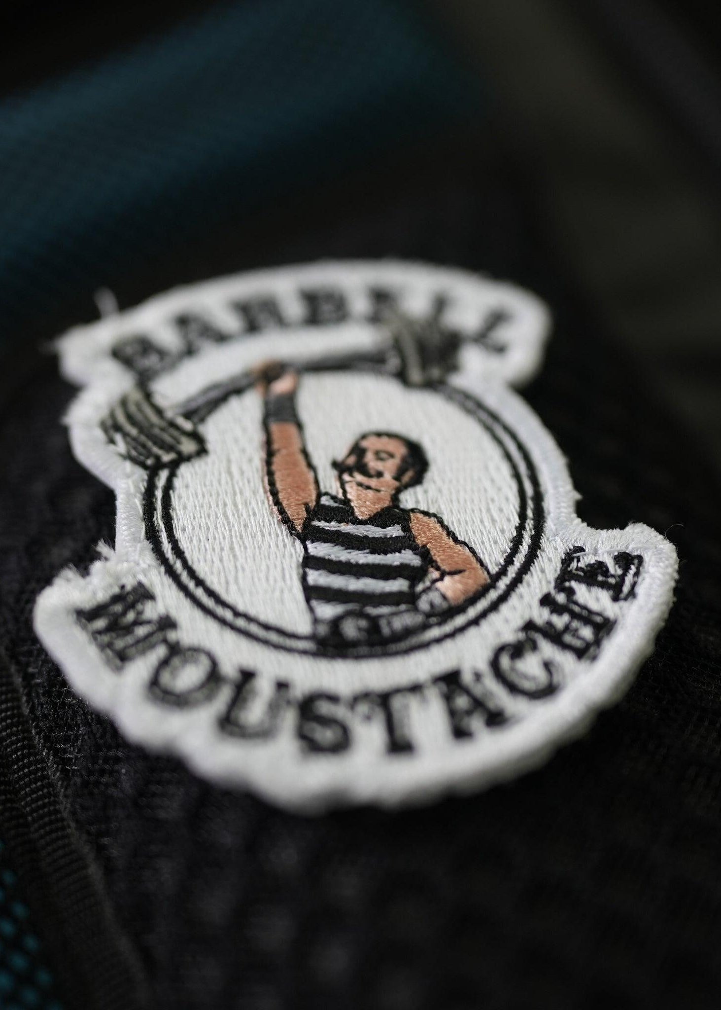 ÉCUSSON - Barbell Moustache