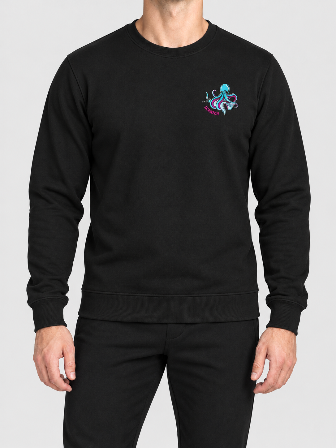 Sweat col rond unisexe The Fittest — porte face — maquette illustrative