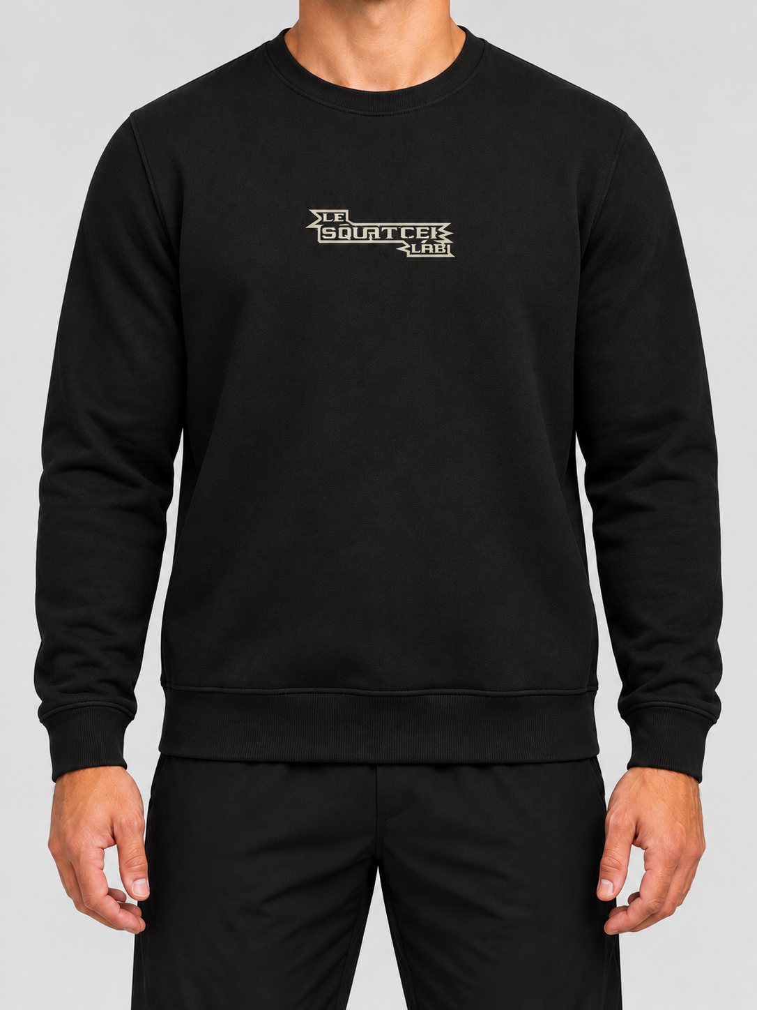 Sweat col rond unisexe Midnight — focus porte — maquette illustrative