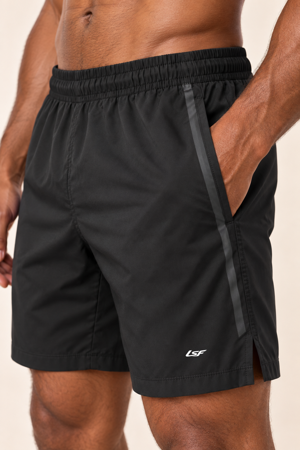 Tempo LSF noir — détail porté : ceinture et poche latérale