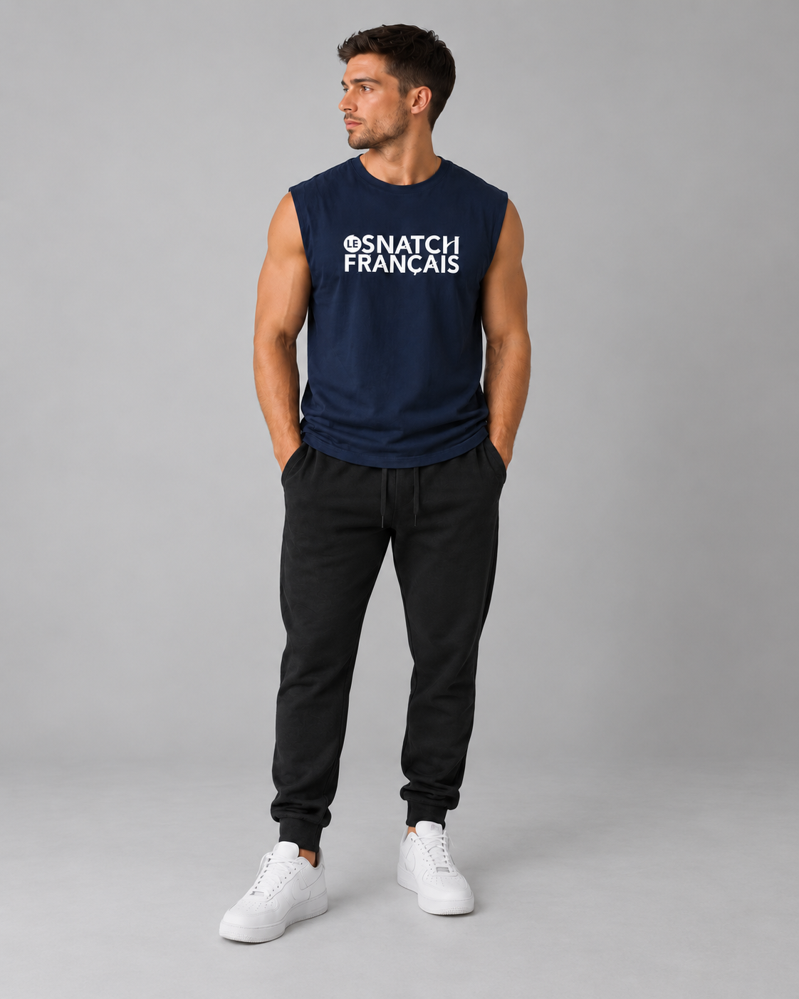 Débardeur Snatch Evolution navy, silhouette entière en studio gris — visuel généré