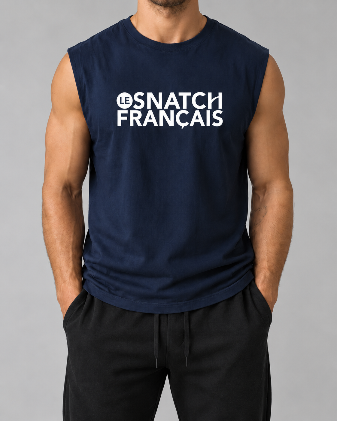 Débardeur Snatch Evolution navy porté de face, studio gris — visuel généré